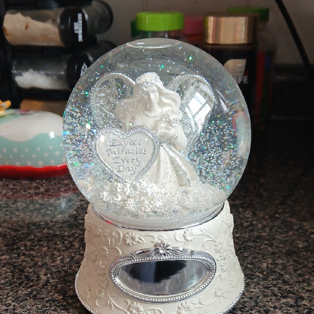 THINGS REMEMBERED Snow Globe with Glitter